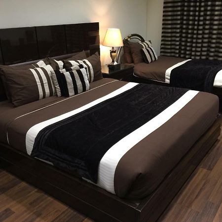 Royaute Luxury Suites And Hotel Gulberg Lahor Dış mekan fotoğraf