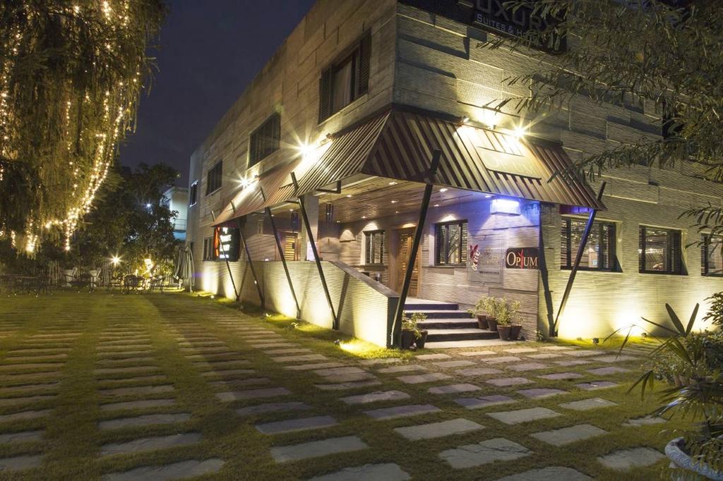 Royaute Luxury Suites And Hotel Gulberg Lahor Dış mekan fotoğraf